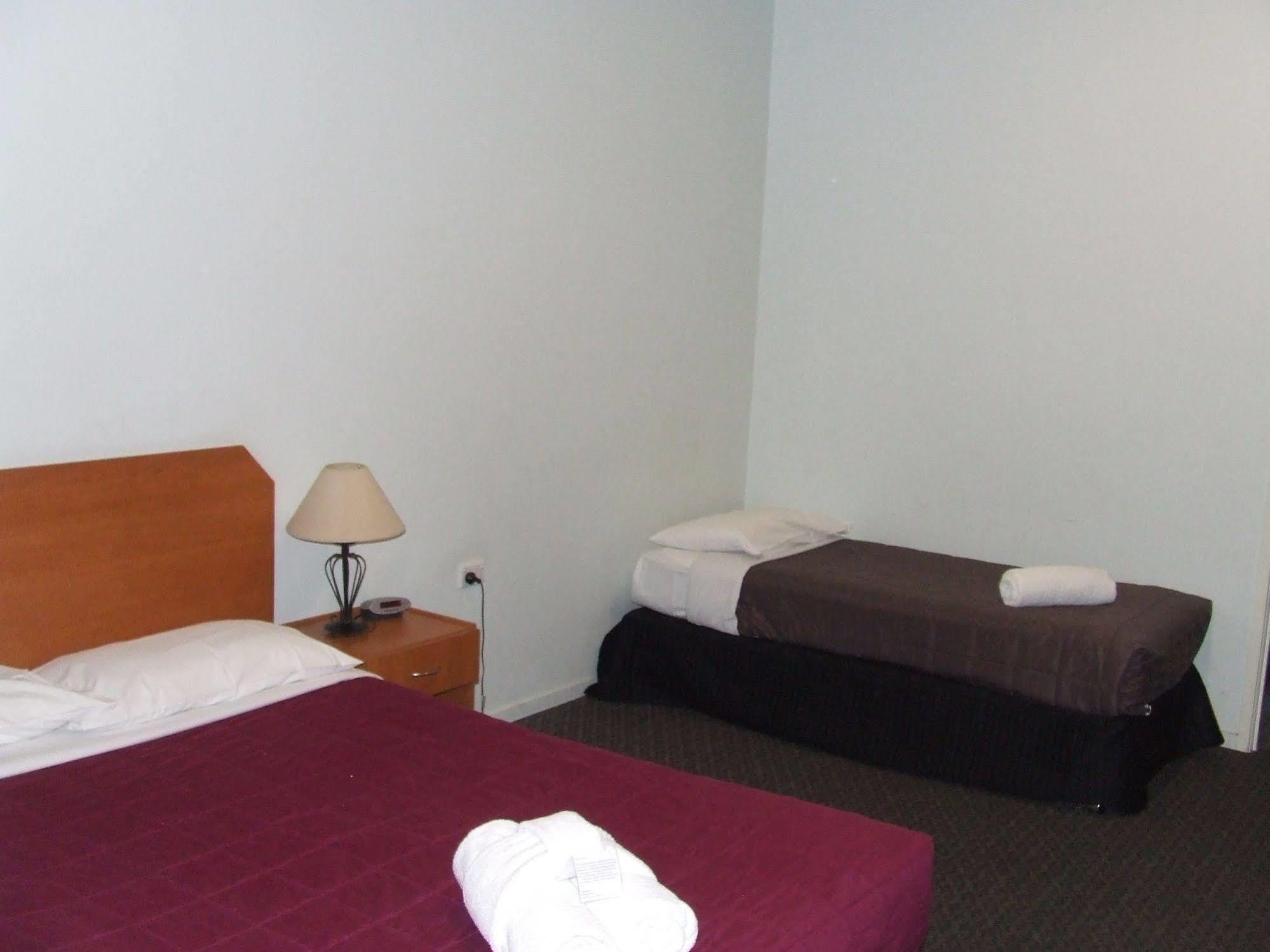 غلادستون Harbour City Motel المظهر الخارجي الصورة